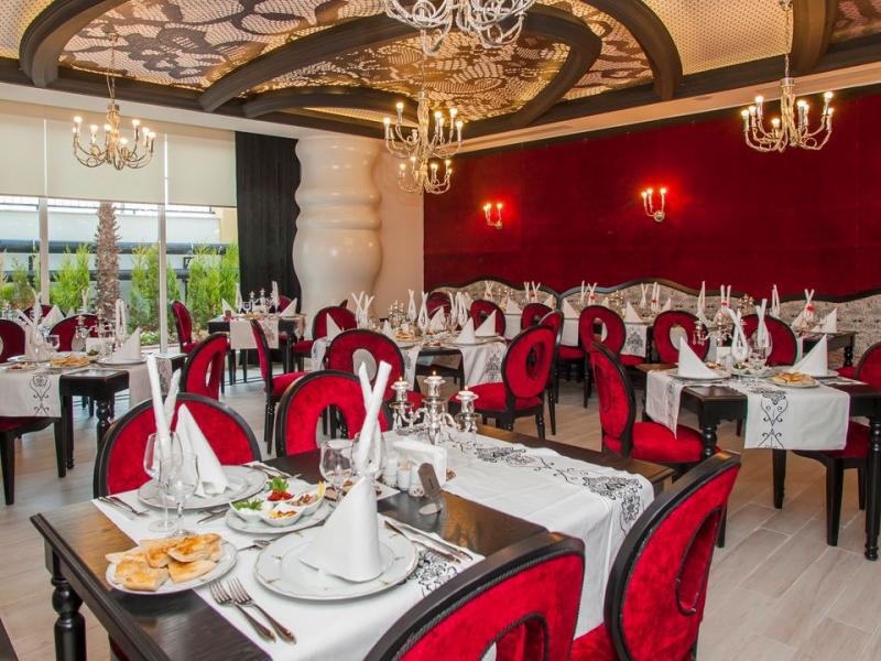 Dream World Resort & Spa