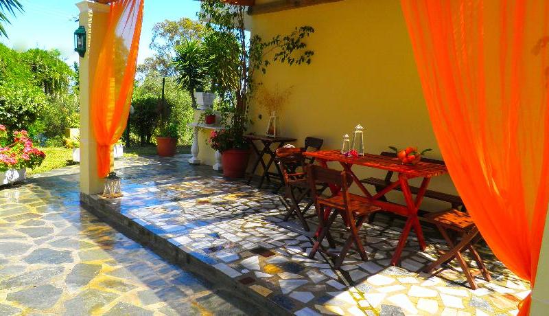 Veroniki Studios & Apartments