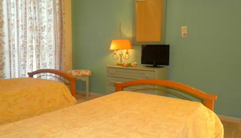 Veroniki Studios & Apartments