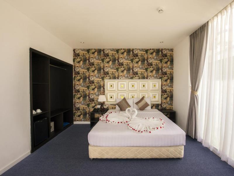 Golden Crown Hotel