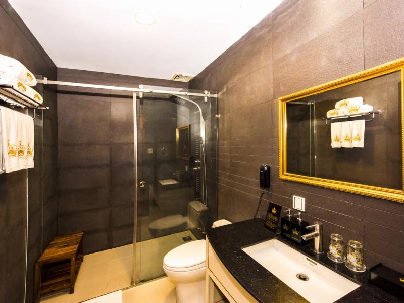 Golden Crown Hotel