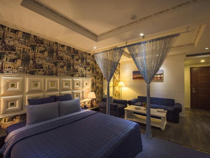 Golden Crown Hotel