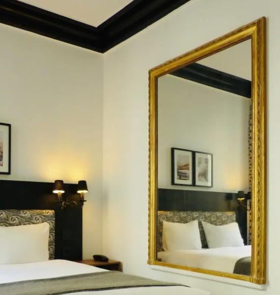 Hotel Noir