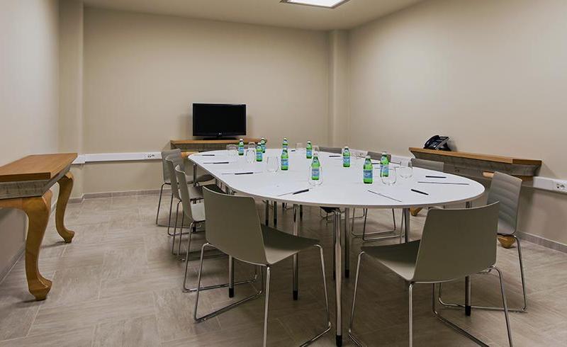 Acroterra Rosa Luxury Suites