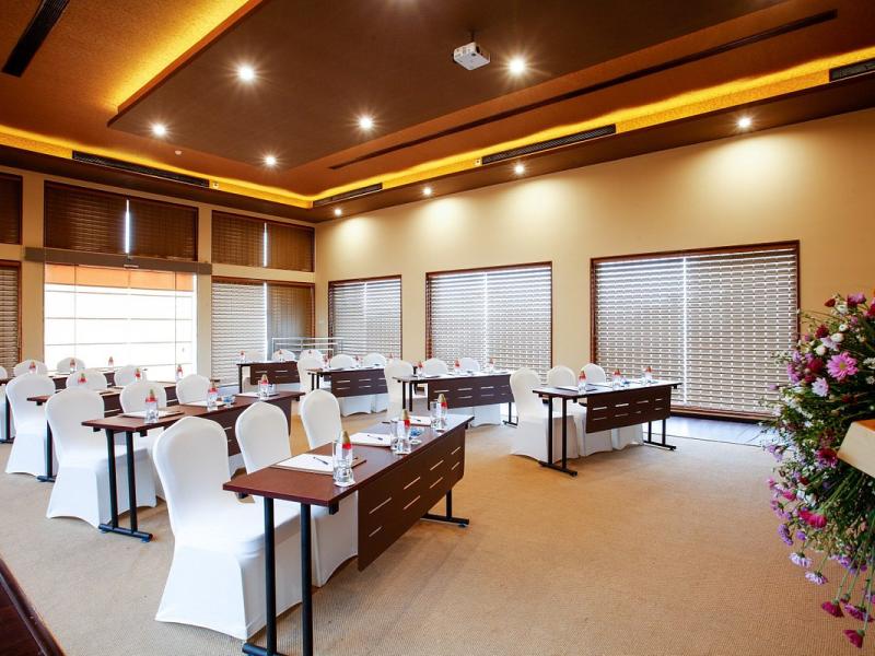 NH Bentota Ceysands Resort