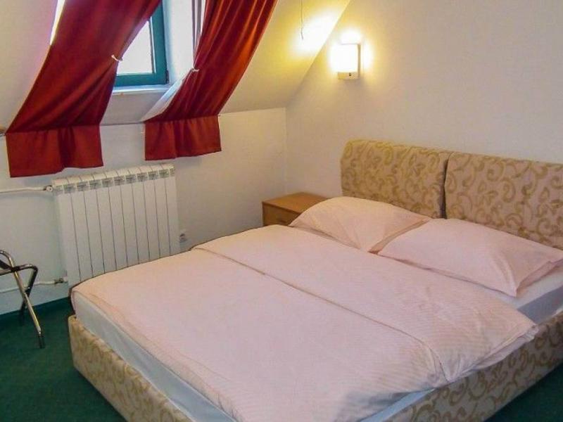 Hotel Gorske Oci