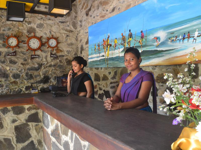 Sri Gemunu Beach Resort