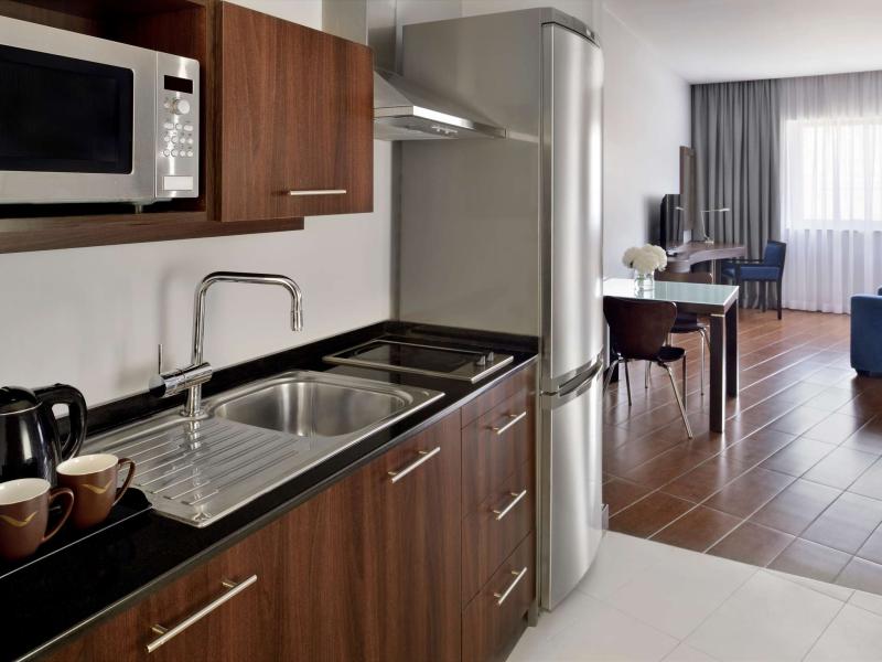 Movenpick Hotel Apartments Al Mamzar