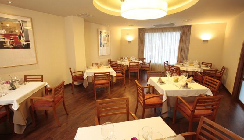 Hotel Vora Fira