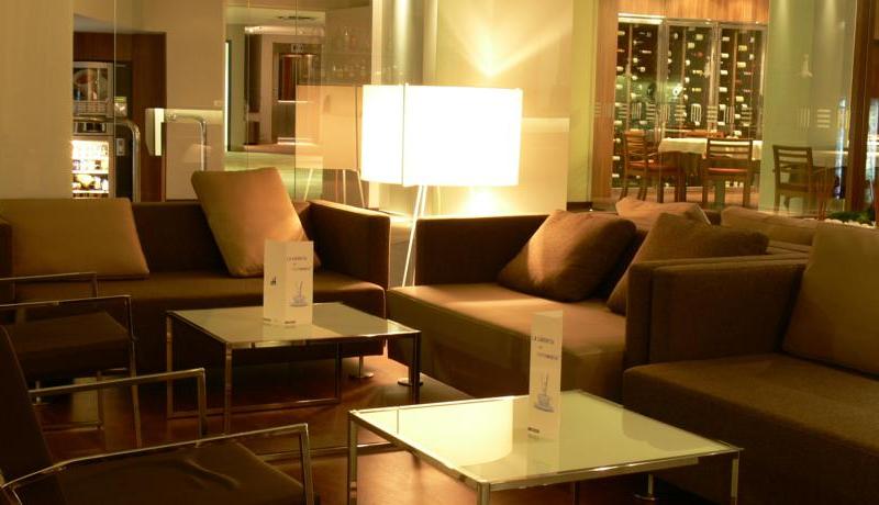 Hotel Vora Fira
