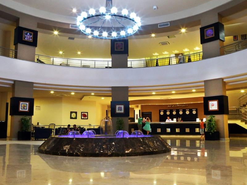 El Karma Aqua Beach Resort