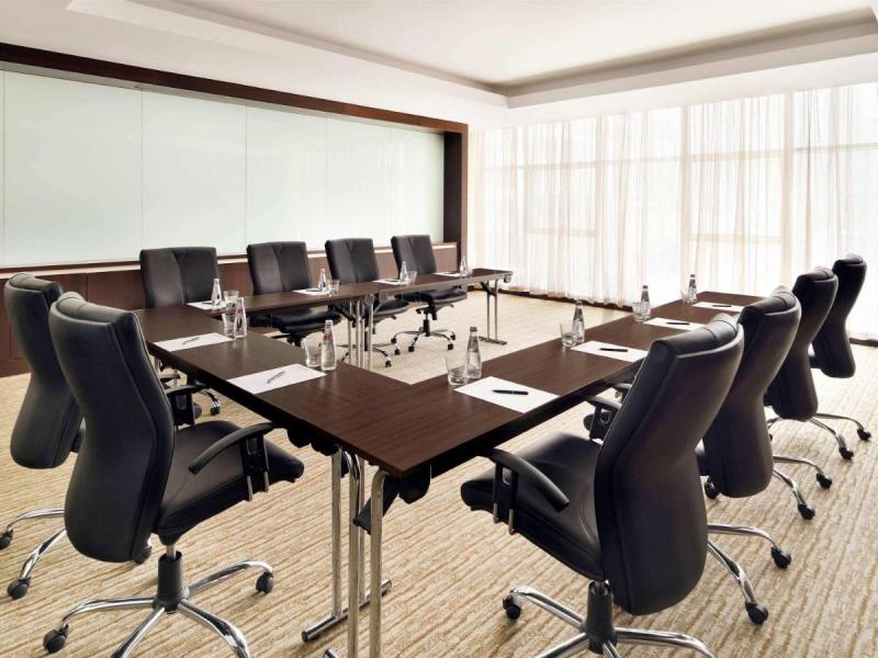 Movenpick Hotel Jumeirah Lakes Tower