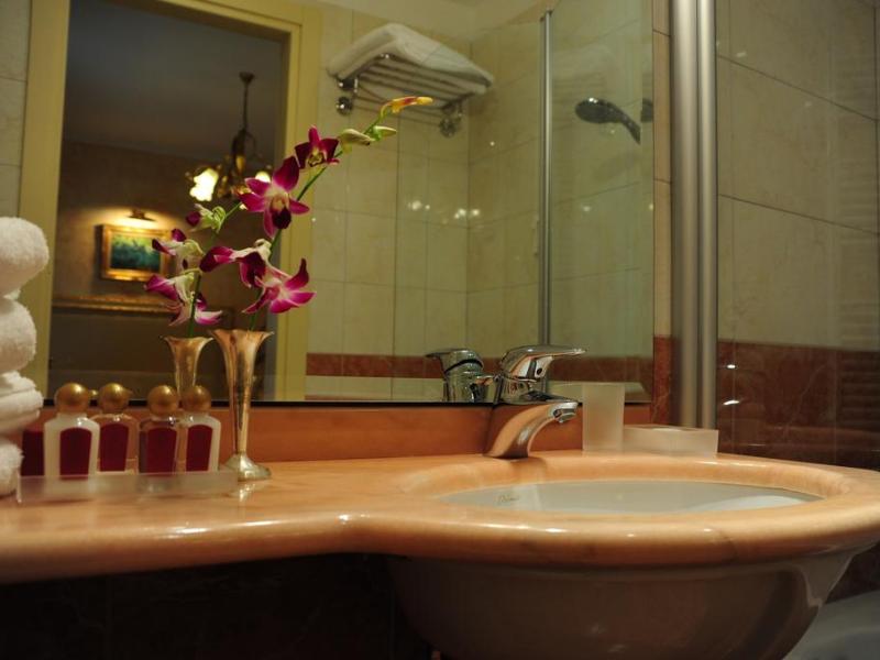 Viktoria Palace Hotel