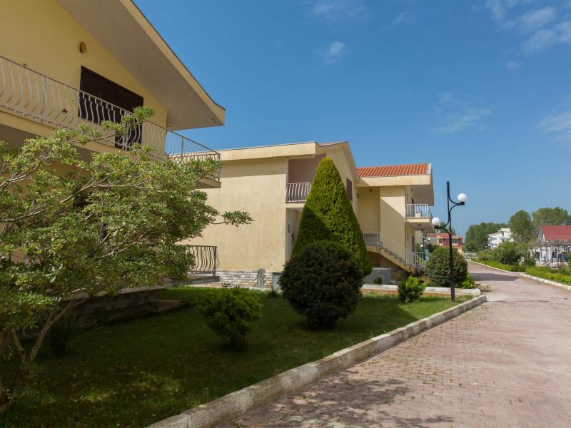 Kolaveri Resort