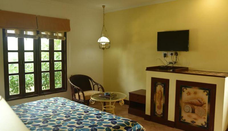 Coconut Grove Royale