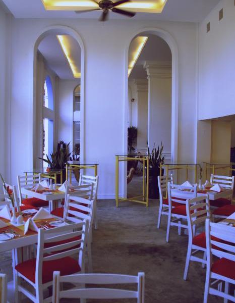 Frangipani Royal Palace Hotel