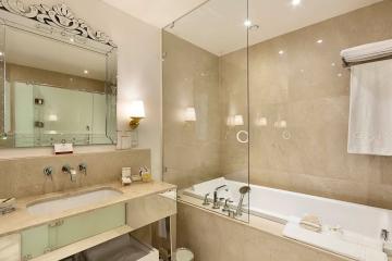 Отель CVK Park Bosphorus Hotel Istanbul Турция, Таксим, фото 44