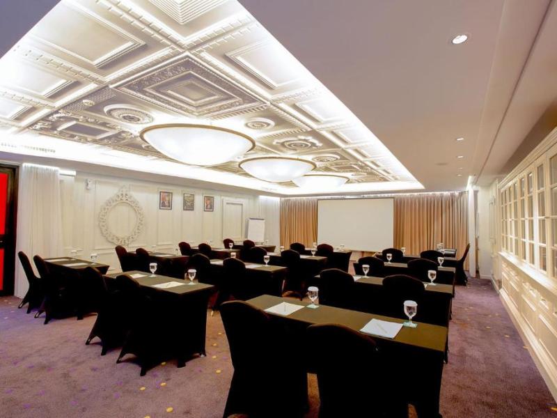 THE 1O1 Bali Fontana Seminyak