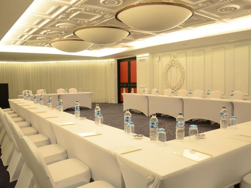 THE 1O1 Bali Fontana Seminyak