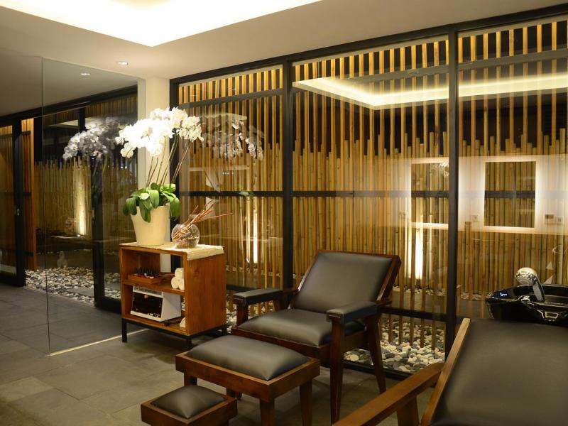 THE 1O1 Bali Fontana Seminyak