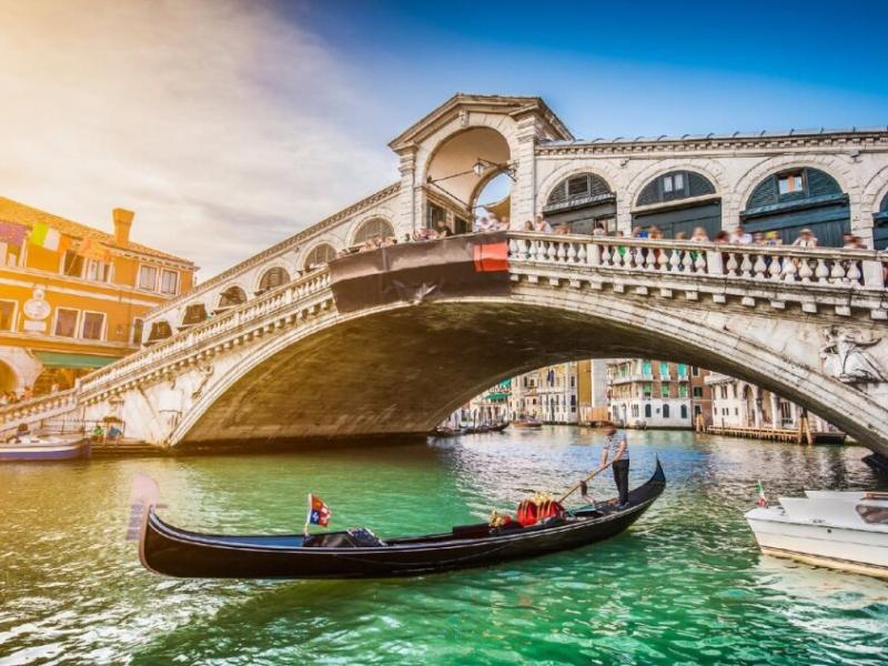 Hotel Bridge