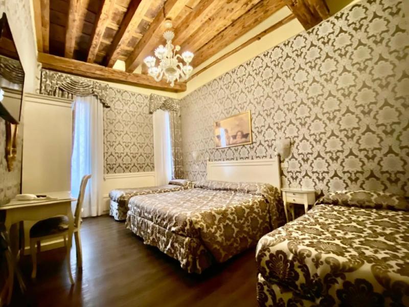 Hotel Bridge