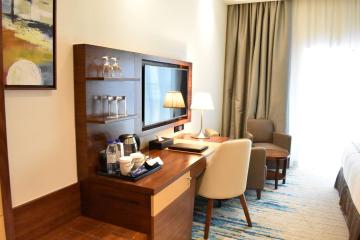 Отель Golden Tulip Media ОАЭ, Аль Барша, фото 20