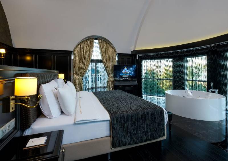 Rubi Platinum Spa Resort & Suites