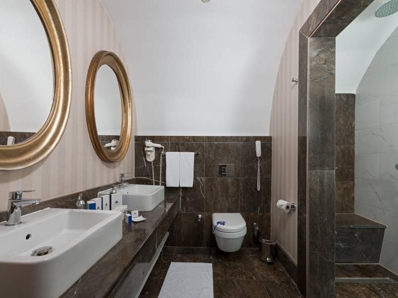 Rubi Platinum Spa Resort & Suites