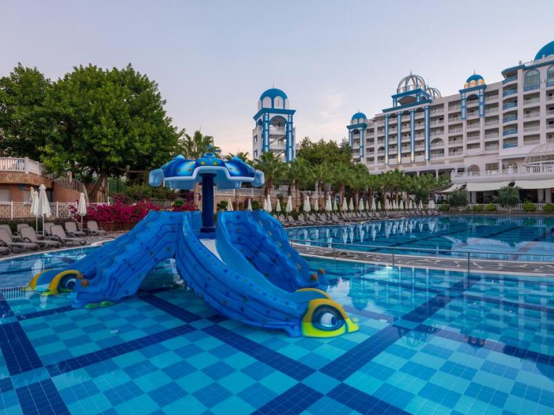 Rubi Platinum Spa Resort & Suites