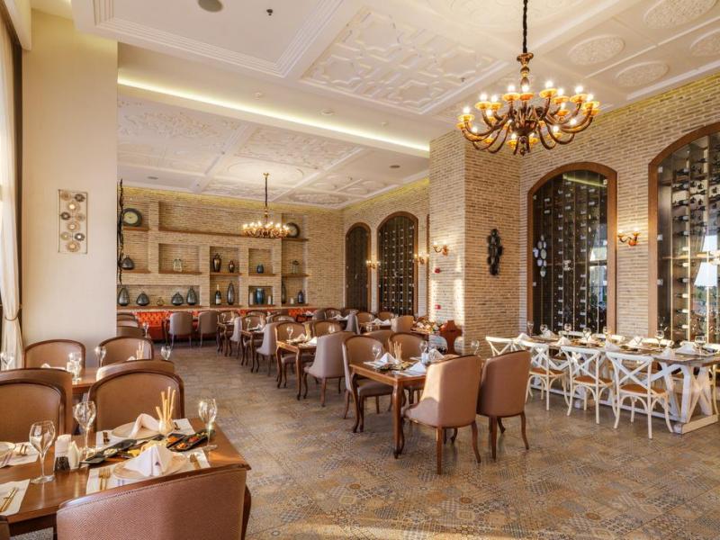 Rubi Platinum Spa Resort & Suites