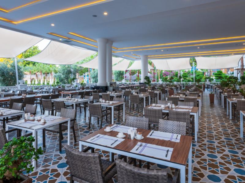 Rubi Platinum Spa Resort & Suites