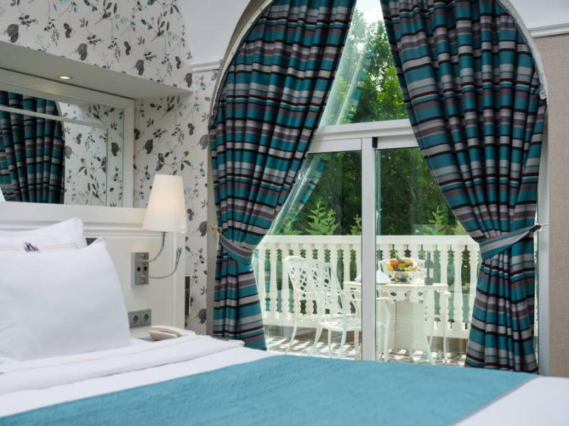 Rubi Platinum Spa Resort & Suites