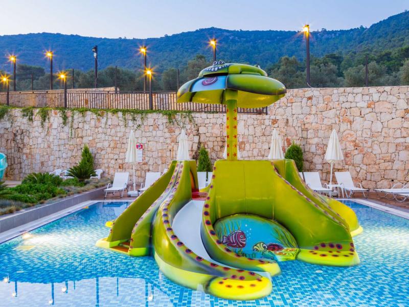 Ramada Resort by Wyndham Akbuk