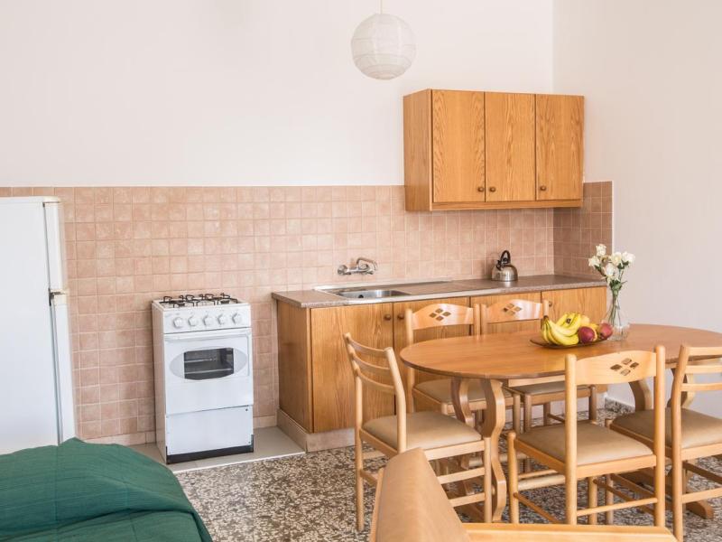 Pavlinia Hotel & Apartments