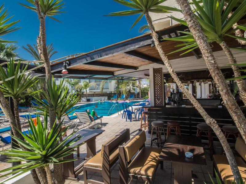 Pavlinia Hotel & Apartments
