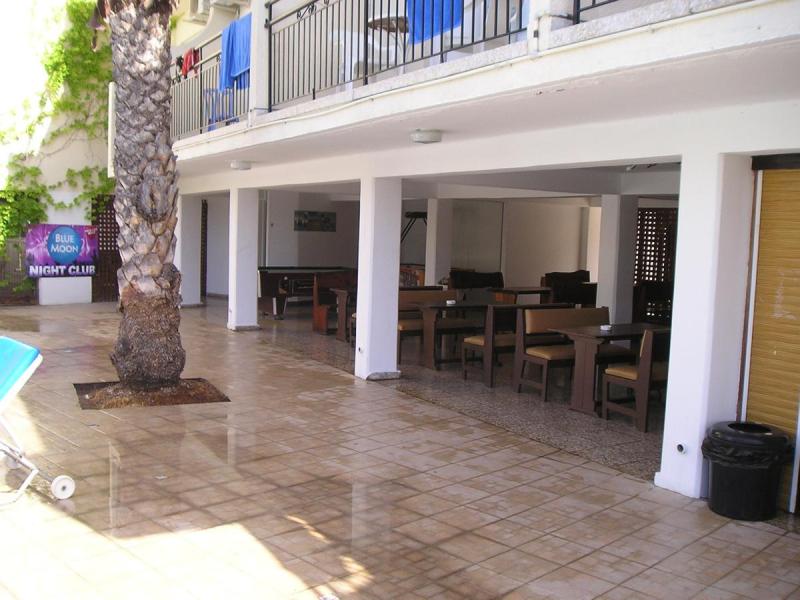 Pavlinia Hotel & Apartments