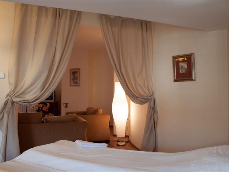 Alex Hotel