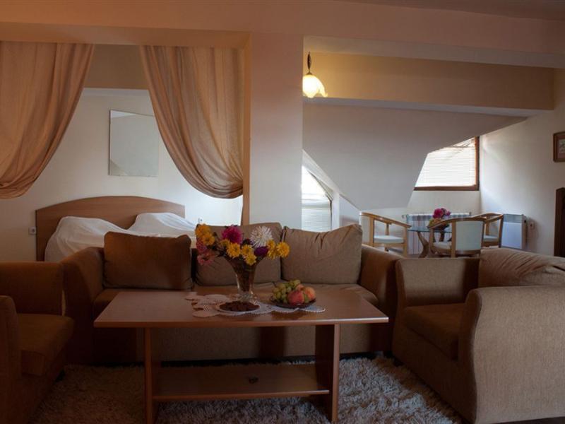 Alex Hotel