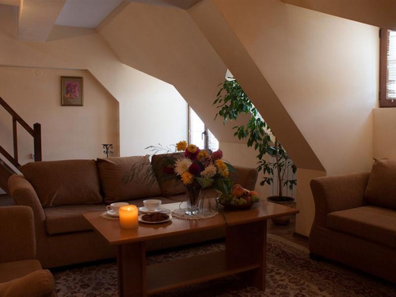 Alex Hotel
