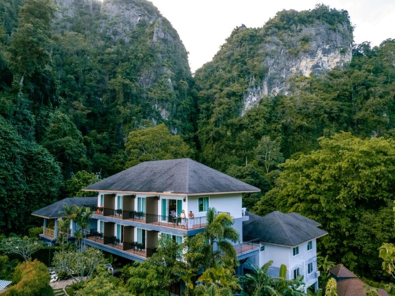 Railay Phutawan Resort - Railay Krabi