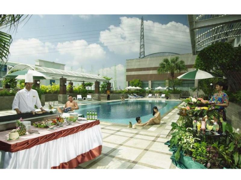 Ramada by Wyndham Bangkok Chaophya Park