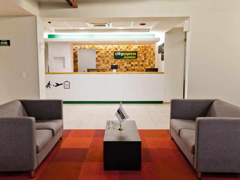 City Express Junior Cancun