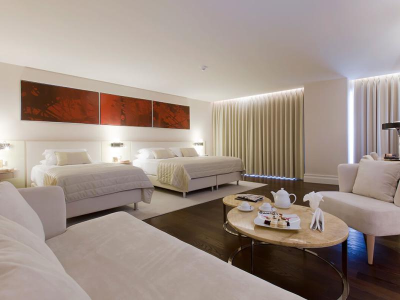 Charisma De Luxe Hotel