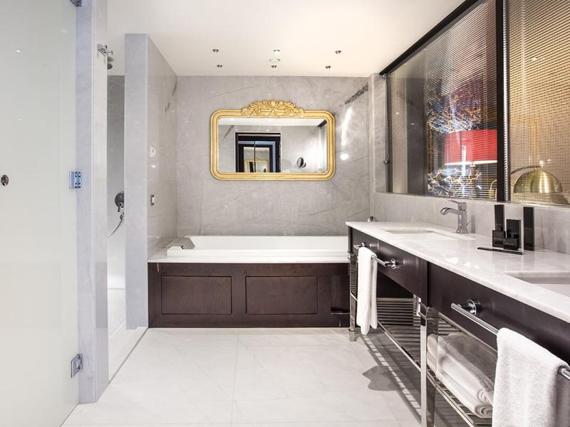 Charisma De Luxe Hotel