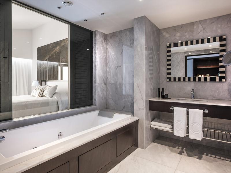 Charisma De Luxe Hotel