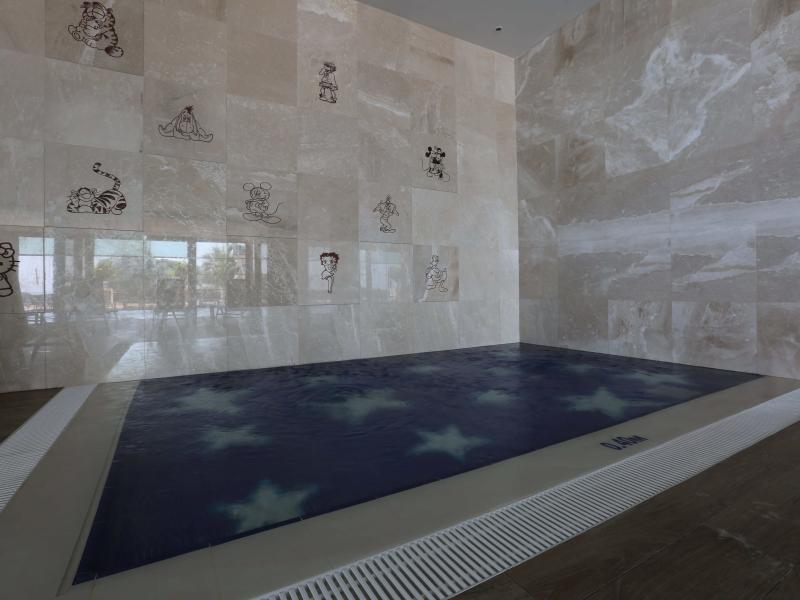 Charisma De Luxe Hotel