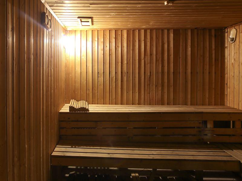 Al Bustan Tower Hotel Suites