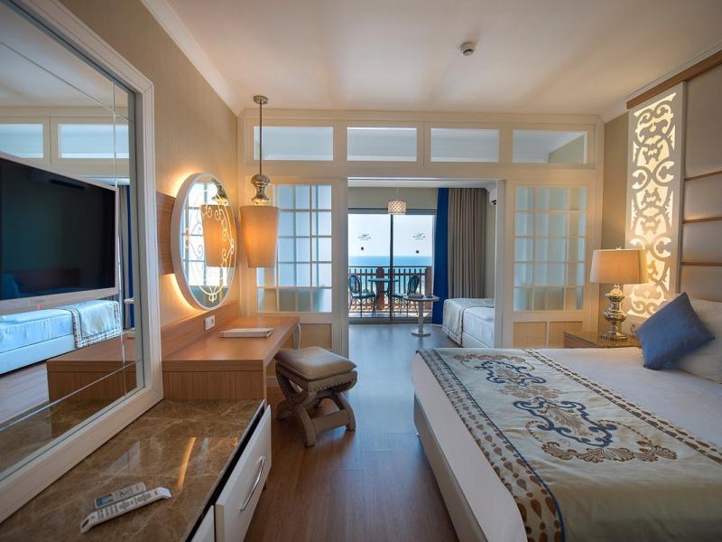 Quattro Beach Spa & Resort Hotel