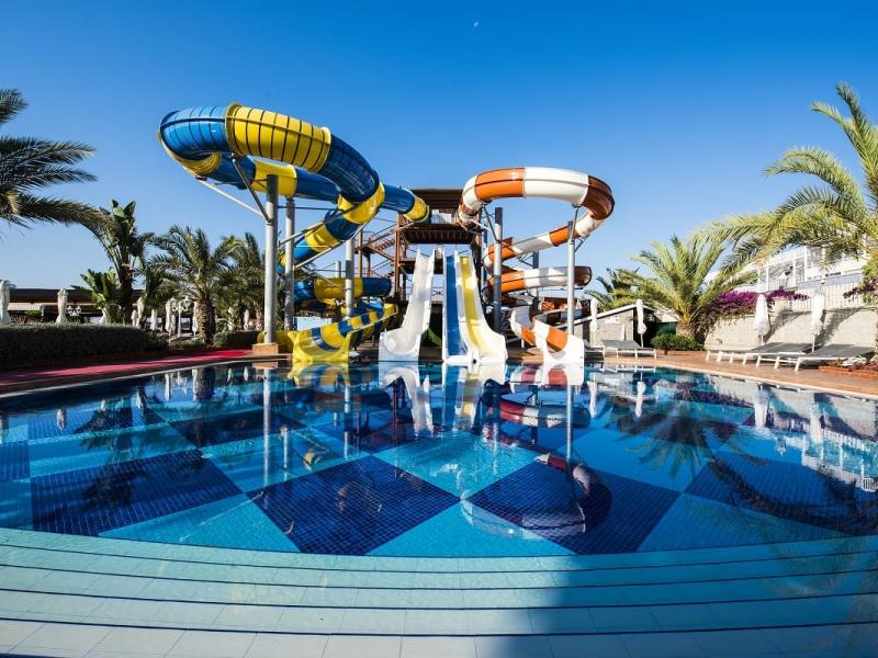 Quattro Beach Spa & Resort Hotel